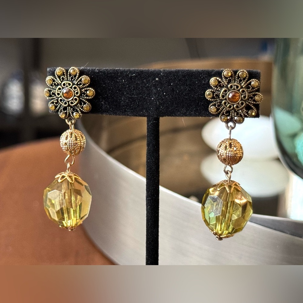 Beautiful Citrine Bead Floral Earrings